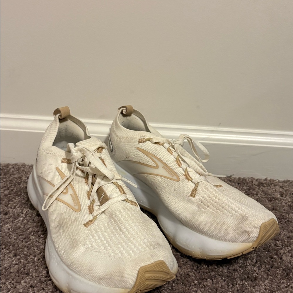 Brooks Women's Athletic Shoes in Cream and Tan